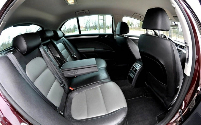Skoda Superb cena 29900 przebieg: 240000, rok produkcji 2011 z Złotów małe 379